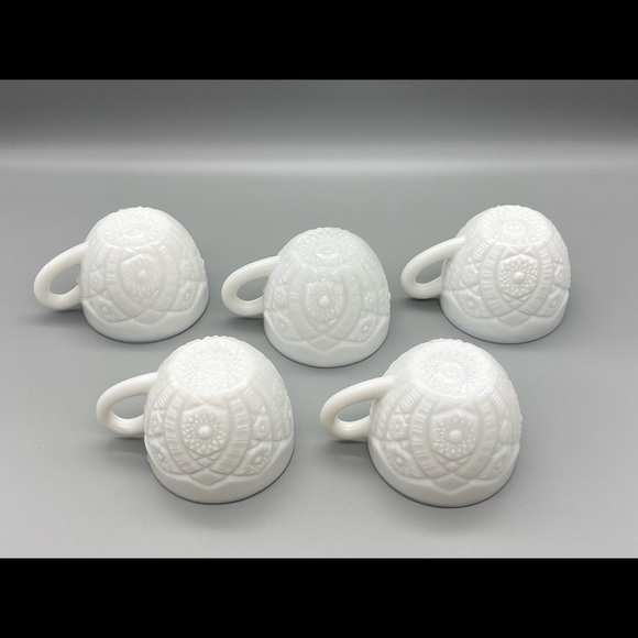Vintage McKee Concord Milk Glass Punch Tea Cups - Picture 10 of 14